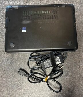 HP EliteBook 8GB RAM, 235GB HDD + nabíječka - 2