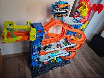 Hot wheels ULTIMATE GARAGE - 2