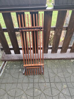 Lavička pod květináče - 2