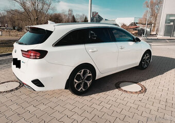 Kia Ceed 1.6 GDI PHEV L DCT Business Line - 2