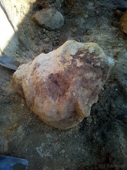 Kameny- Solitery-kamenná zeď - 2