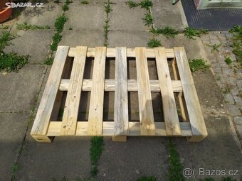 Celodřevěné palety. - 2