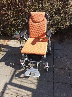 Prodám skládací elektrický invalidní vozík - 2