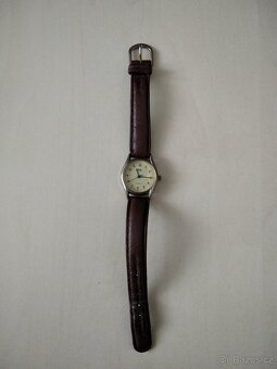 DÁMSKÉ HODINKY. - 2