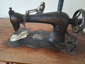 Šicí stroj - 2