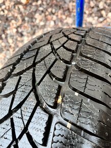 2ks 225/60 R16 zimní pneu Dunlop - 8.5mm jak nové 2018 - 2