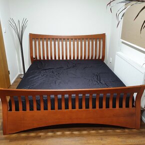 Designová postel vyrobená na zakázku - 2