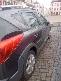 Mám na prodej Peugeot - 2