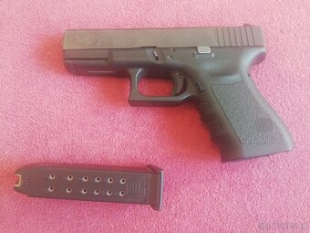 Pistole Glock 19 - 2