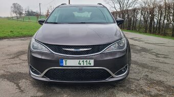 Chrysler Pacifica Touring L - 2