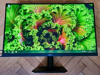 LED LG 24MR400-B Full HD, v činnosti jen 171 hodin - 2