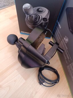 Logitech G923 herní volant + řadící páka - 2