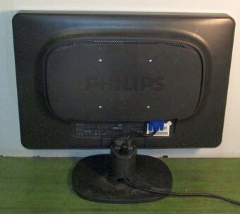 Širokoúhlý LCD monitor PHILIPS 19 palců 1440x900 - 2
