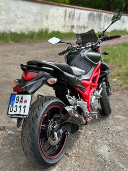 Suzuki Gladius SFV650 - 2