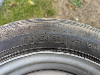 Prodám zimní pneu 175/65 R14 5.5mm 6Jx14 - 2