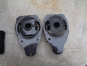 Škoda 130 135 136 Rapid original tvrdé silentbloky zadnich r - 2
