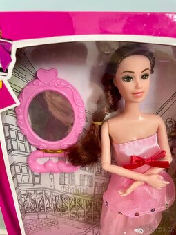 Panenka Pretty Girl ve stylu Barbie - 2