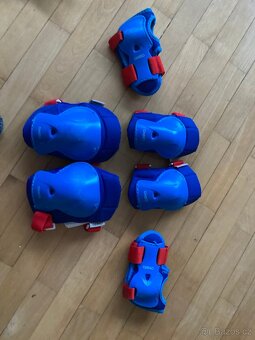 Chrániče na inliny dětské (6-10Y, 25-50kg) (Decathlon) - 2