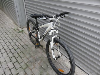 Horské kolo Specialized Hardrock 26 - vel. 15,5 - 2