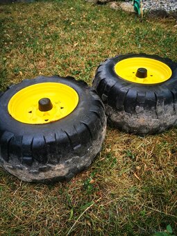 John deere gator - 2