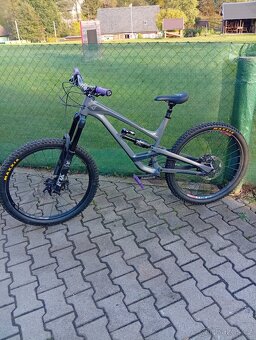 Dobrý den prodám enduro kolo yt capra AL comp 2019 - 2