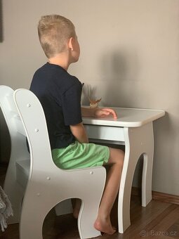 Dětský stolek se židličkami - 2