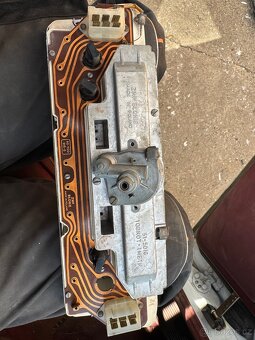 Budíky Fiat 125p - 2