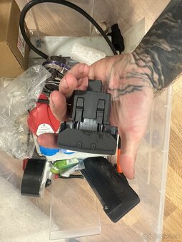 Tlačítko elektrické parkovací brzdy – Peugeot 3008 / 5008 - 2