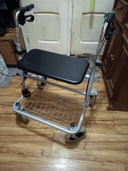 Seniorské chodítko. - 2