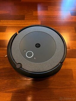 Robotický vysavač Roomba i3 + dockovací stanice + 27 sáčků - 2