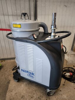 Nilfisk CTS22L průmyslový vysavač - 2