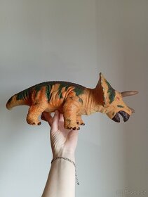 Interaktivní dinosaurus Triceratops - 2
