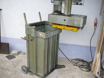 Paketovací lis - 2