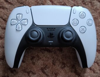 PLAYSTATION 5 S MECHANIKOU, PŘÍSLUŠENSTVÍM A HRY - 2