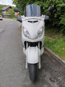 Yamaha X-MAX 250 bílý - 2