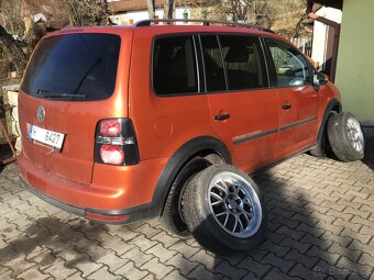 Prodám VW Touran CROSS 1,4TSI,Rv.2009,SERVISKA,7-Míst - 2