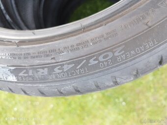 Pneu Michelin R17" - 2