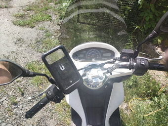 Skútr Honda PCX 125 - 8.6 kW - 2