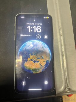 Prodám iphone 11 100% baterie, prasklý displej - 2