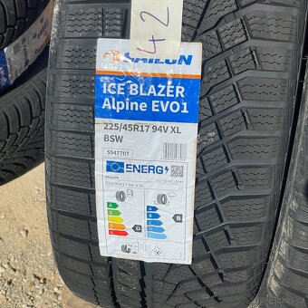 Nove Zimni pneu 225/45 R17 94V XL Sailun - 2