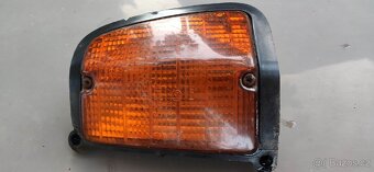 Přední pravý a levý blinkr škoda 120l - 2