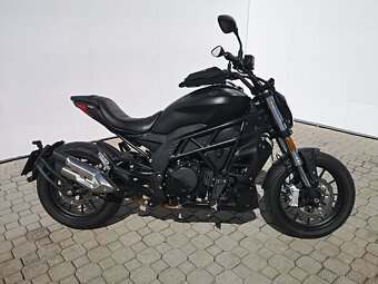 Benelli 502C Cruiser r.v.10/2023, 1.majitel, pouze 2.848 km - 2