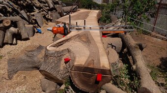 Pořez kulatiny přenosným katrem v místě kácení - 2