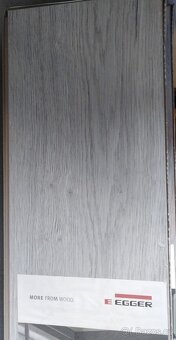 NOVÁ ZABALENÁ LAMINÁTOVÁ PODLAHA EGGER 8MM - 2