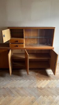 Dřevěná komoda - 2