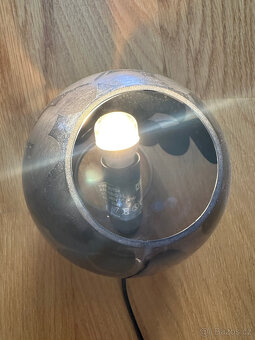 Malá stolní lampička z IKEA - 2