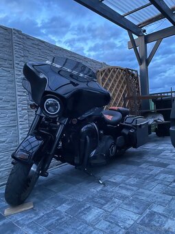 Harley Davidson Electra Glide - na dobrou věc) - 2