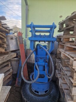Hydraulické bourací kladivo NPK - 2