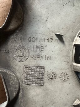 Poklice Škoda R15 originál - 2