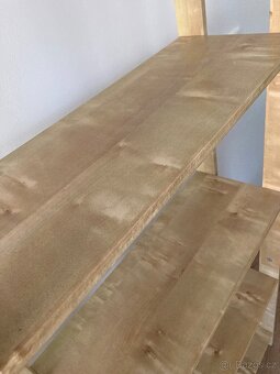 IKEA reagál/ knihovna - 2